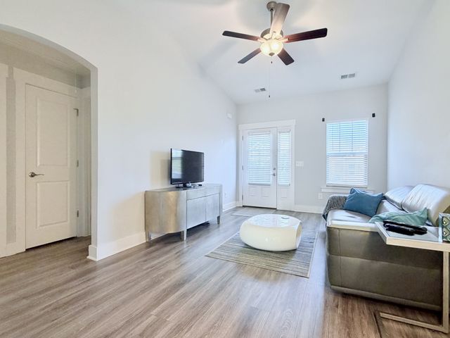 205 Bancroft Ml, Columbia, TN 38401