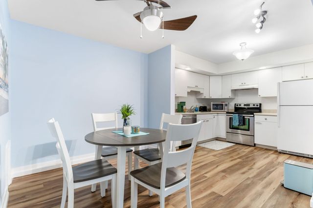 3626 Lakeshore Dr K9 9, St. Joseph, MI 49085