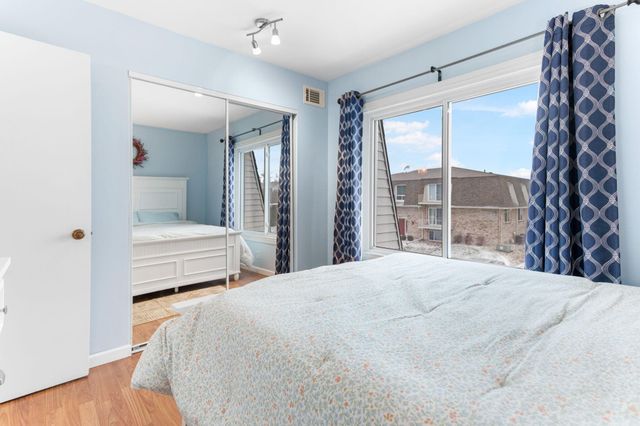 3626 Lakeshore Dr K9 9, St. Joseph, MI 49085