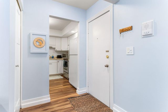 3626 Lakeshore Dr K9 9, St. Joseph, MI 49085