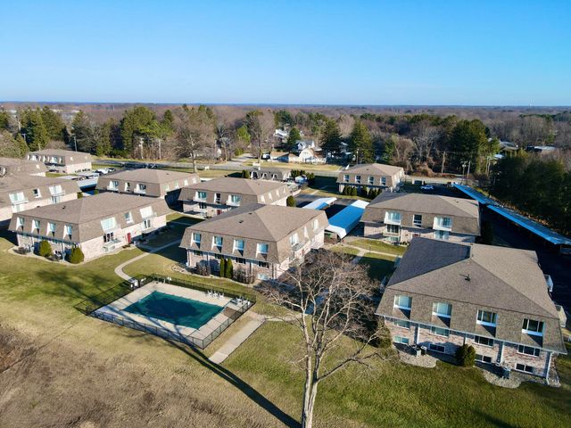 3626 Lakeshore Dr K9 9, St. Joseph, MI 49085