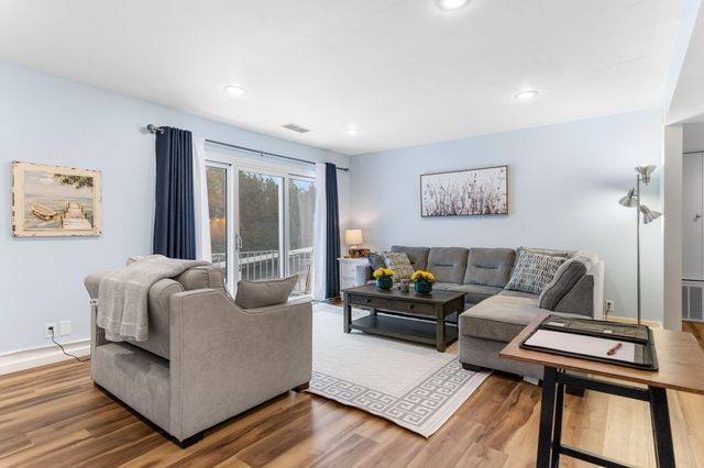 3626 Lakeshore Dr K9 9, St. Joseph, MI 49085