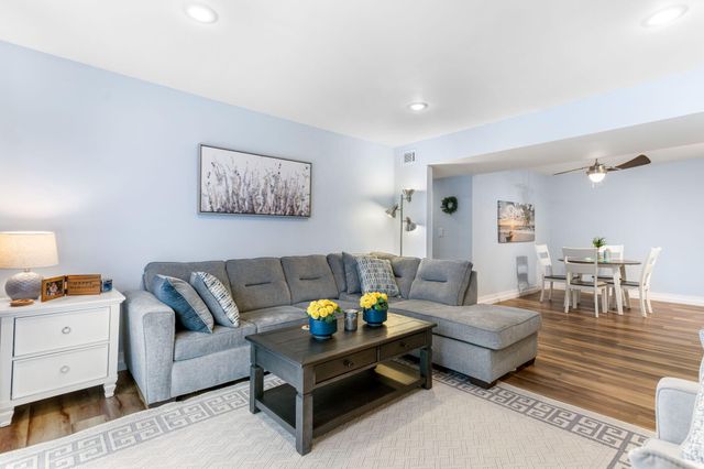 3626 Lakeshore Dr K9 9, St. Joseph, MI 49085