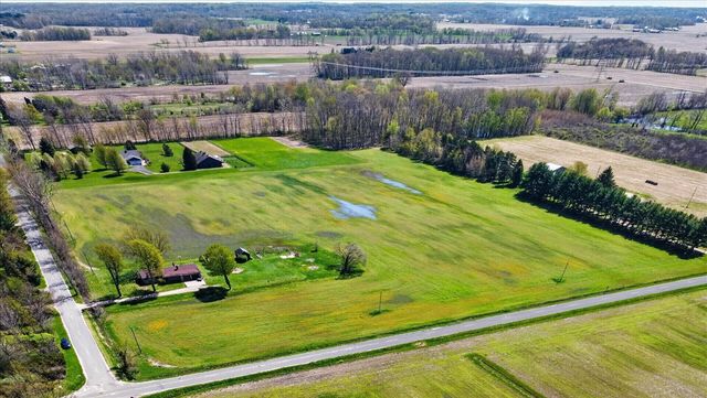 3262 W Wagner Road, Buchanan, MI 49107