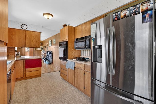 3262 W Wagner Road, Buchanan, MI 49107