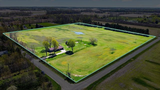 3262 W Wagner Road, Buchanan, MI 49107