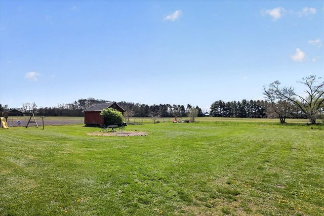 3262 W Wagner Road, Buchanan, MI 49107