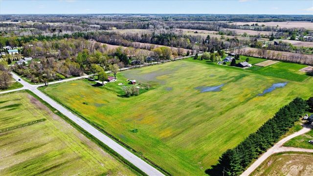 3262 W Wagner Road, Buchanan, MI 49107