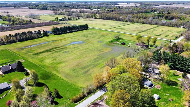 3262 W Wagner Road, Buchanan, MI 49107