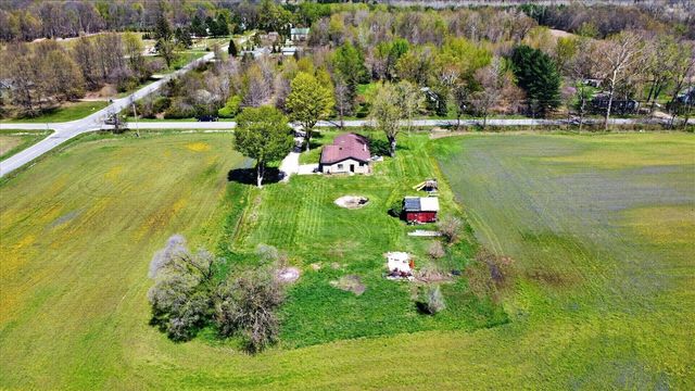 3262 W Wagner Road, Buchanan, MI 49107