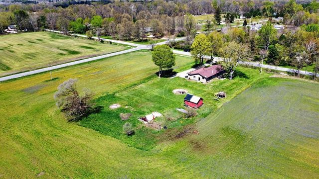 3262 W Wagner Road, Buchanan, MI 49107