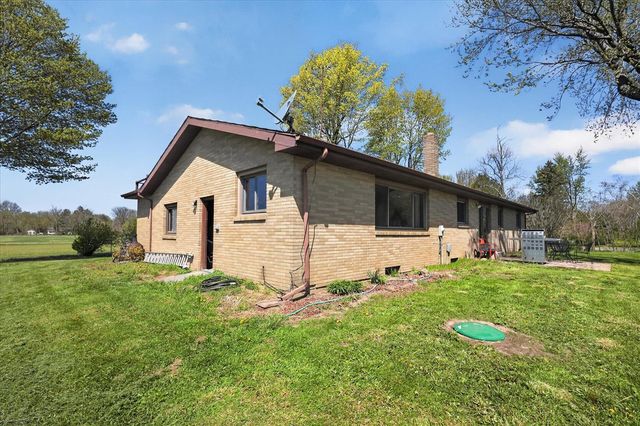 3262 W Wagner Road, Buchanan, MI 49107