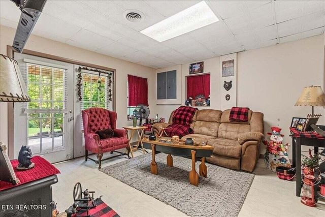 355359 County Road 475, Etowah, TN 37331