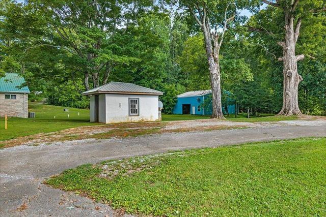 355359 County Road 475, Etowah, TN 37331