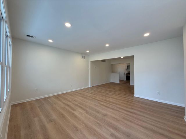 3656 Iowa Street, Lake Station, IN 46405