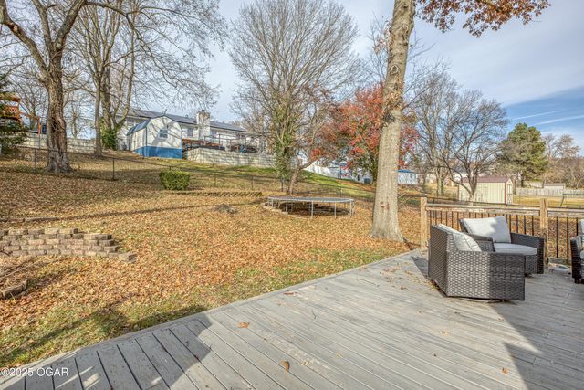 414 W Rudondo Drive, Webb City, MO 64870