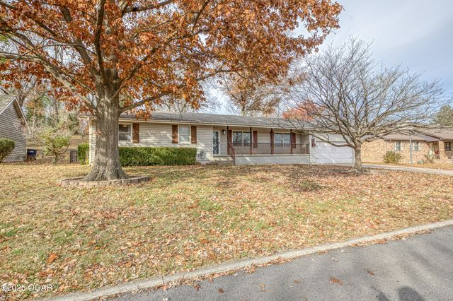 414 W Rudondo Drive, Webb City, MO 64870