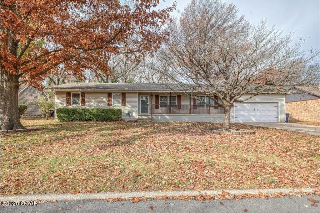 414 W Rudondo Drive, Webb City, MO 64870