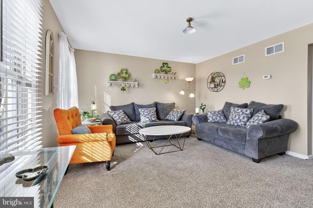 129 TOWNHOUSE LN, Lancaster, PA 17603