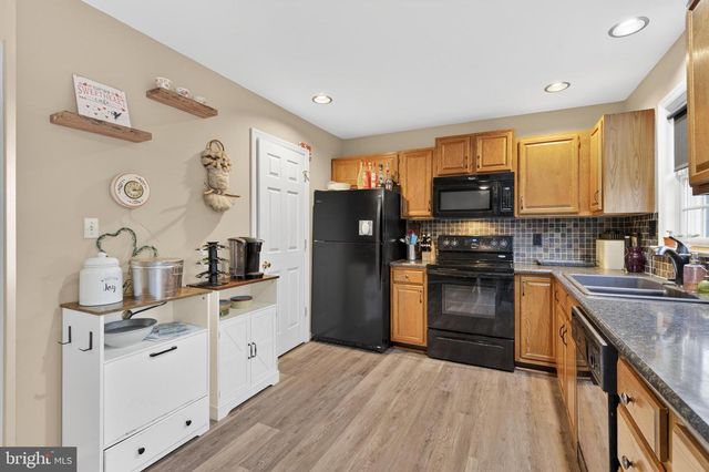 129 TOWNHOUSE LN, Lancaster, PA 17603