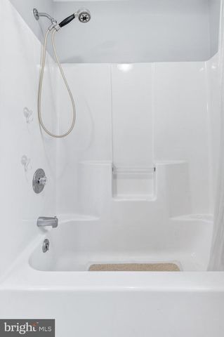 129 TOWNHOUSE LN, Lancaster, PA 17603