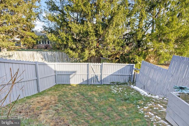 129 TOWNHOUSE LN, Lancaster, PA 17603