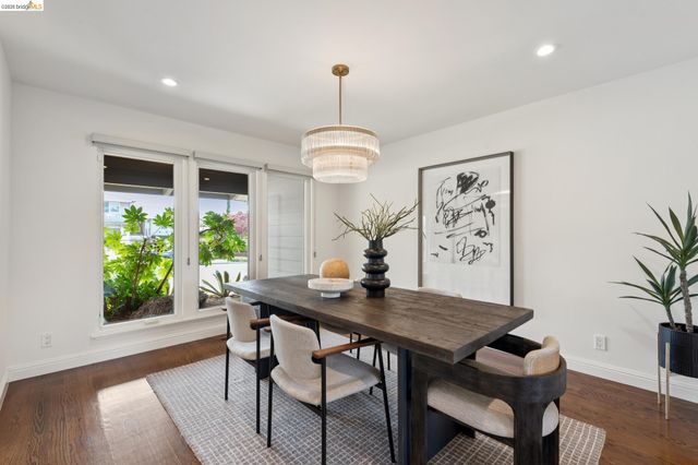 7919 Phaeton Dr, Oakland, CA 94605