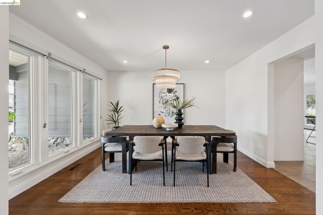 7919 Phaeton Dr, Oakland, CA 94605