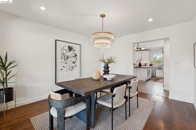 7919 Phaeton Dr, Oakland, CA 94605