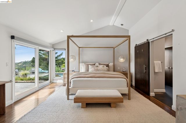 7919 Phaeton Dr, Oakland, CA 94605