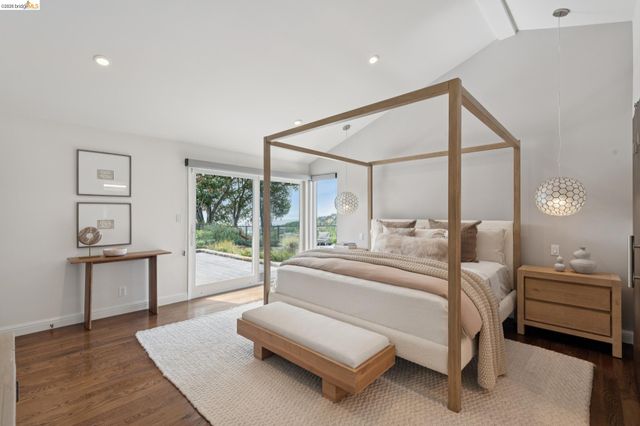 7919 Phaeton Dr, Oakland, CA 94605