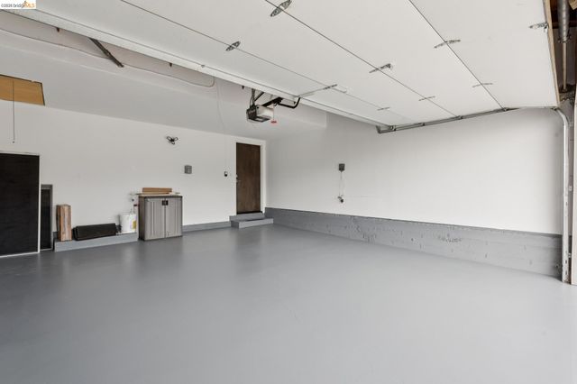 7919 Phaeton Dr, Oakland, CA 94605