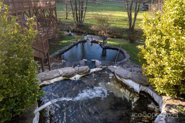 814 Barkers Creek Road, Whittier, NC 28789