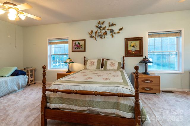 814 Barkers Creek Road, Whittier, NC 28789