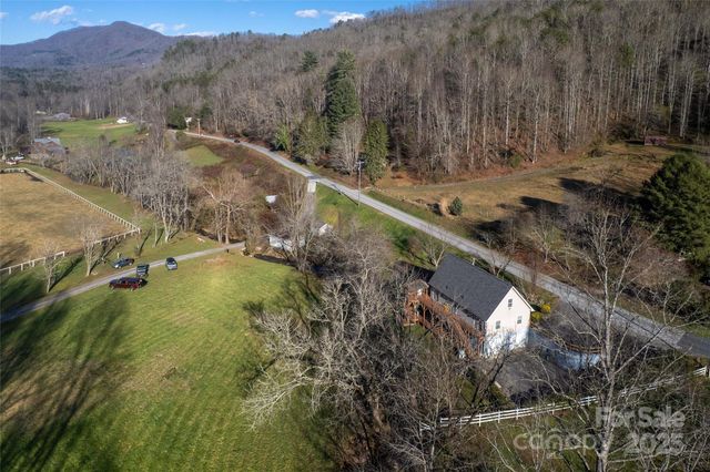 814 Barkers Creek Road, Whittier, NC 28789
