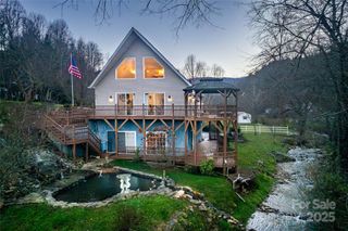 814 Barkers Creek Road, Whittier, NC 28789