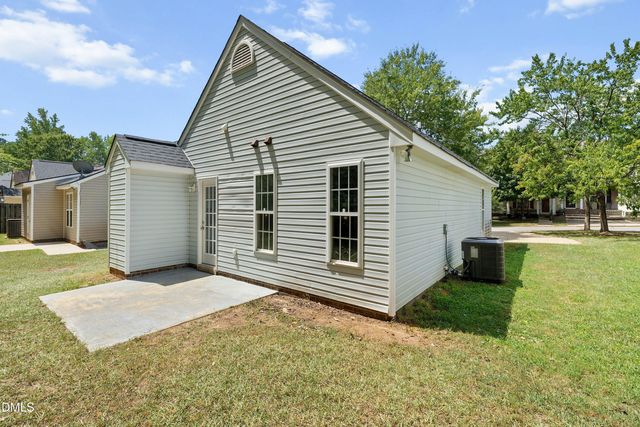 210 Highgate Circle, Wake Forest, NC 27587