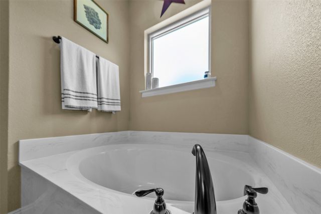 113 Woody Williams Court, Weatherford, TX 76088