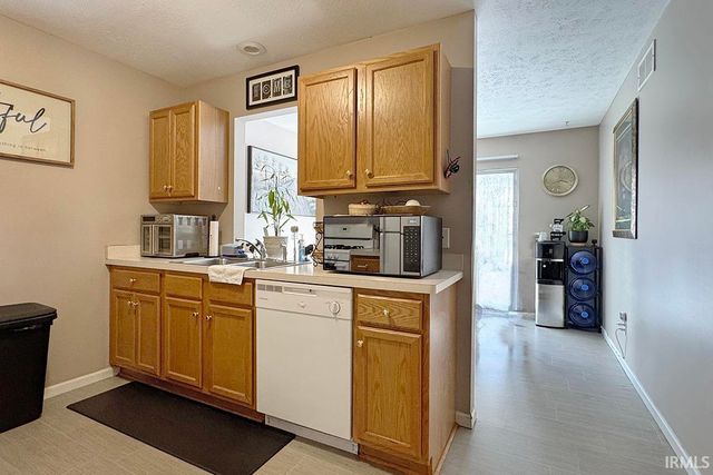 2015 Autumn Ridge Lane, Elkhart, IN 46514