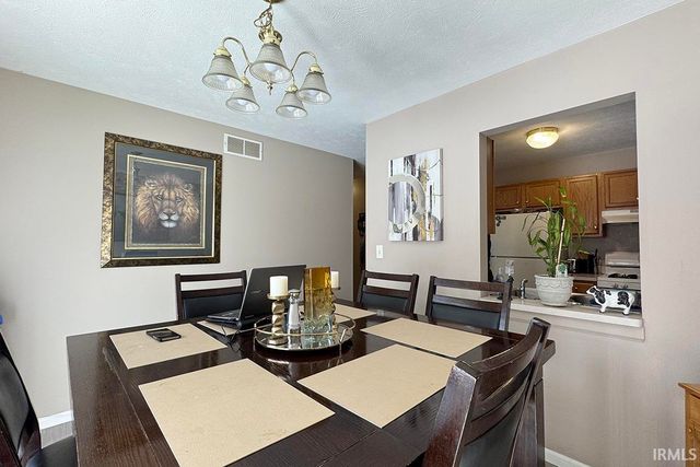 2015 Autumn Ridge Lane, Elkhart, IN 46514