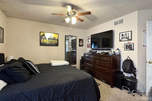 2015 Autumn Ridge Lane, Elkhart, IN 46514