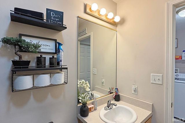 2015 Autumn Ridge Lane, Elkhart, IN 46514