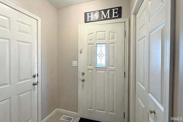 2015 Autumn Ridge Lane, Elkhart, IN 46514