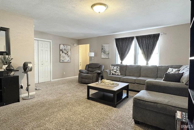 2015 Autumn Ridge Lane, Elkhart, IN 46514