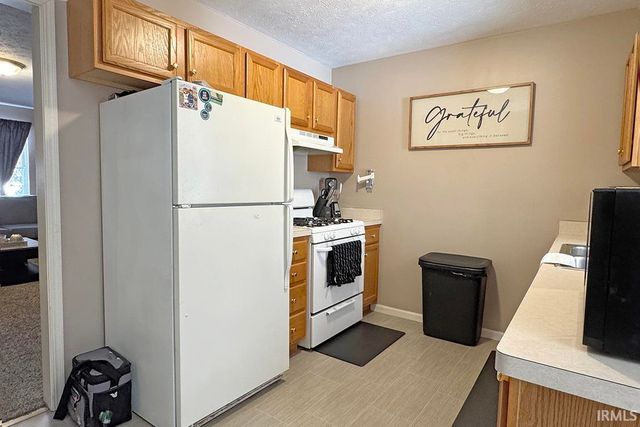 2015 Autumn Ridge Lane, Elkhart, IN 46514