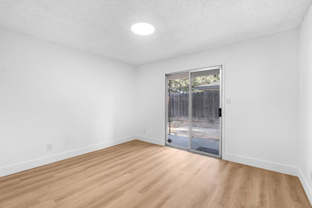 Image 17 of property listing at 4194 N Cornelia Avenue, Fresno, CA 93722