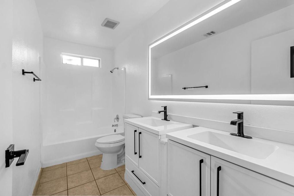 Image 19 of property listing at 4194 N Cornelia Avenue, Fresno, CA 93722