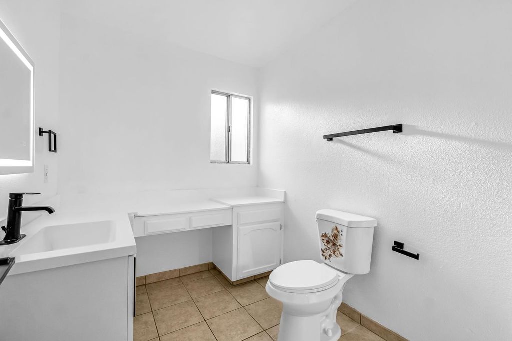 Image 24 of property listing at 4194 N Cornelia Avenue, Fresno, CA 93722