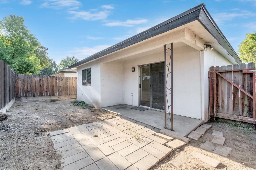 Image 25 of property listing at 4194 N Cornelia Avenue, Fresno, CA 93722