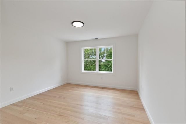 9 Steele St, Stoneham, MA 02180